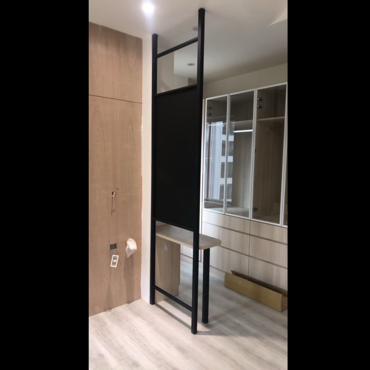 屏風架、居家檔架、造型鐵架、頂天立地架、隔間、辦公、居家、工業風、鐵工