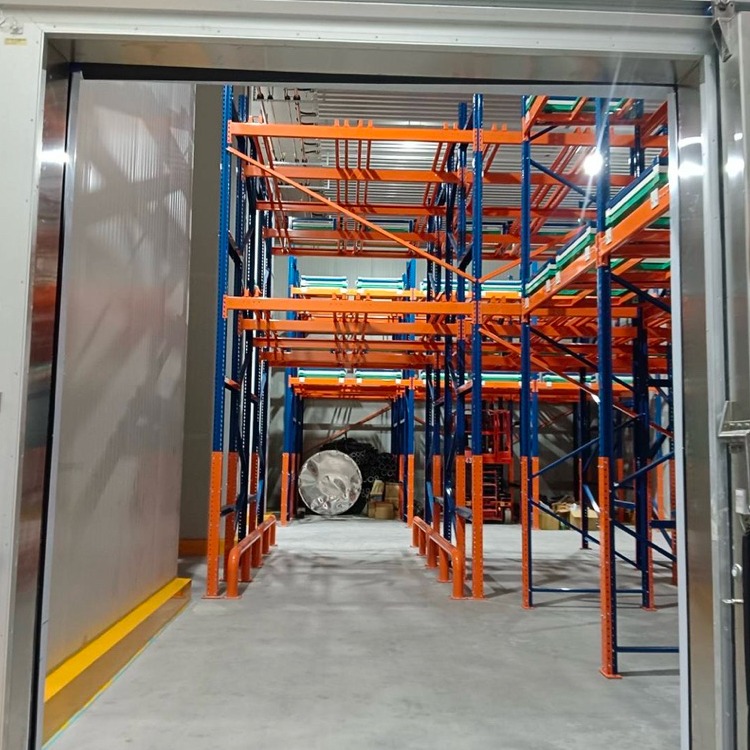 防止推高機衝撞擋板