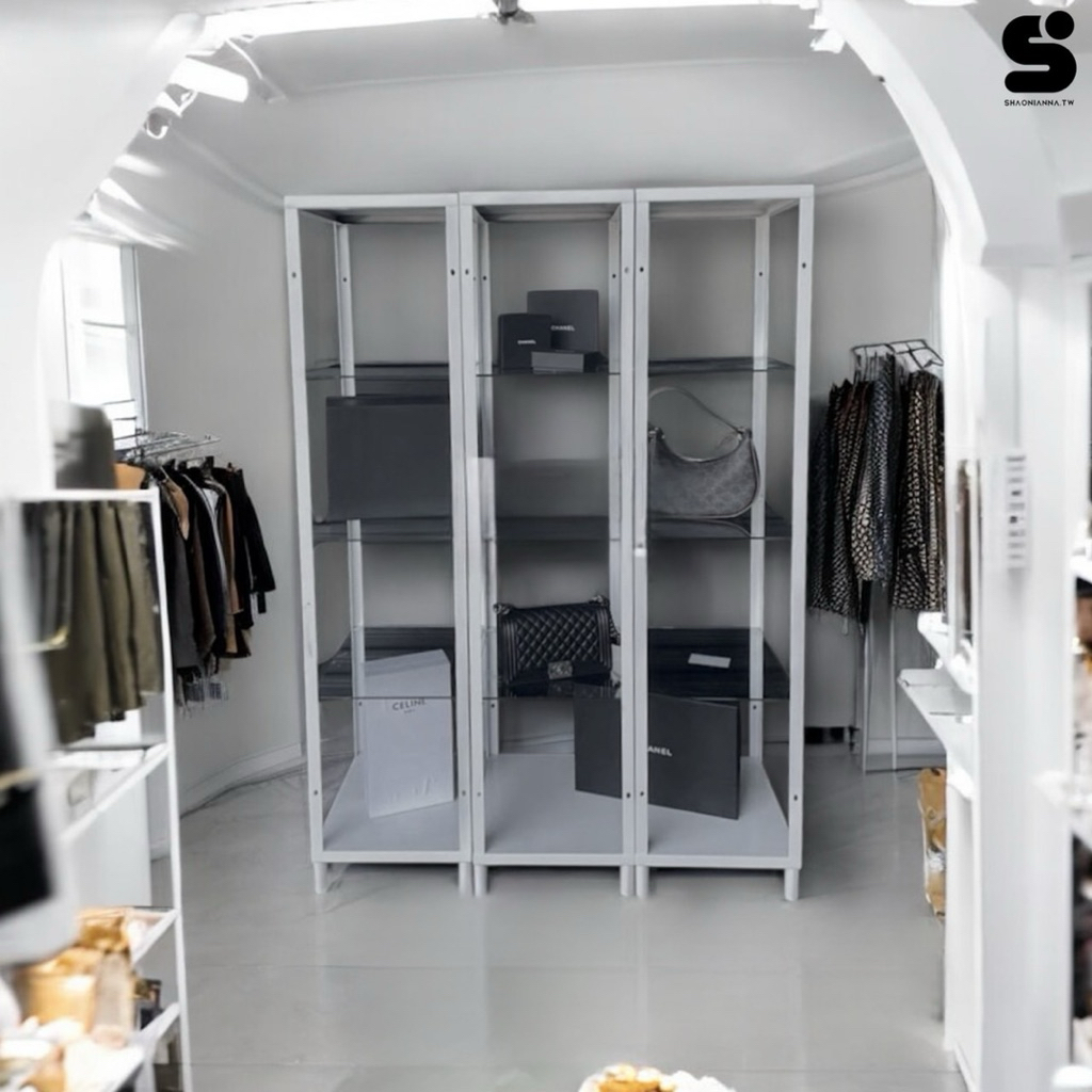 可客製化尺寸與設計：依您的空間大小、用途與風格需求量身打造，不再受制於標準尺寸

可用於展示商品、收藏品、書籍，也可作為居家收納櫃