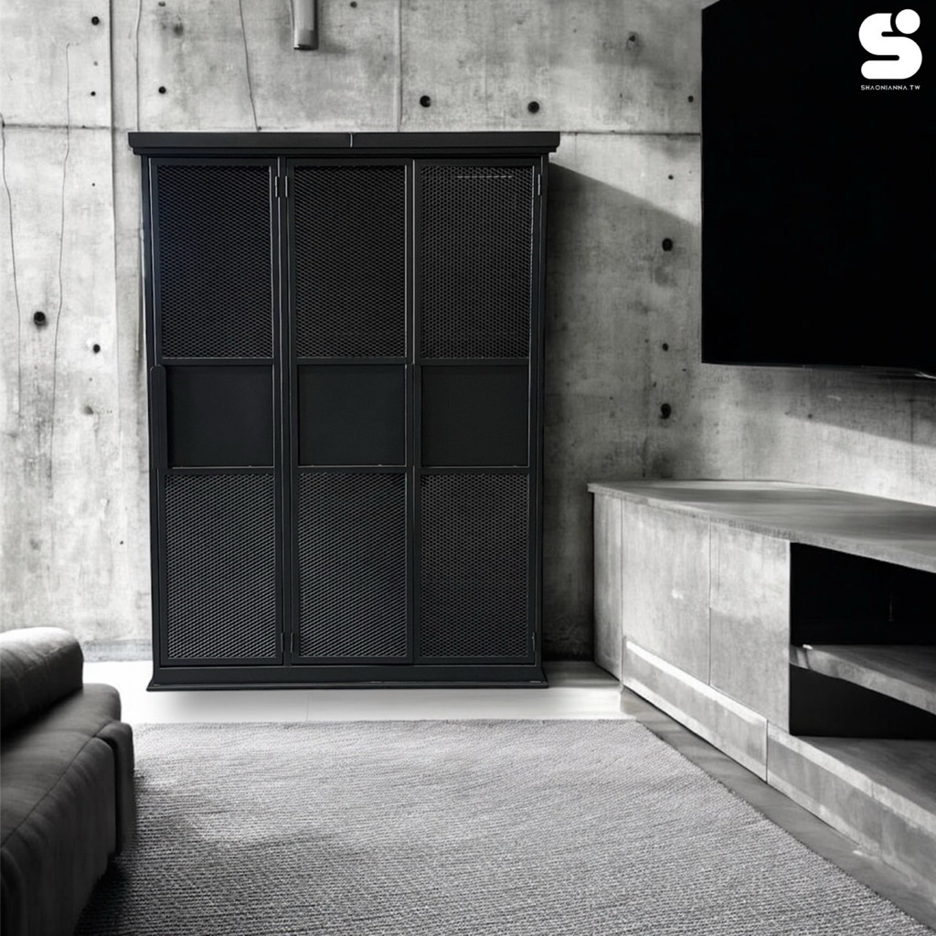 重量約100公斤 此商品體積很大 

櫃面寬130*60總高190公分 

上面線條 寬141*63.8公分 

顏色消光黑砂 

磁吸門無鎖 3開門 

左邊獨立空間 可掛衣服 

適合店面 住家一樓擺放  有含搬運定位