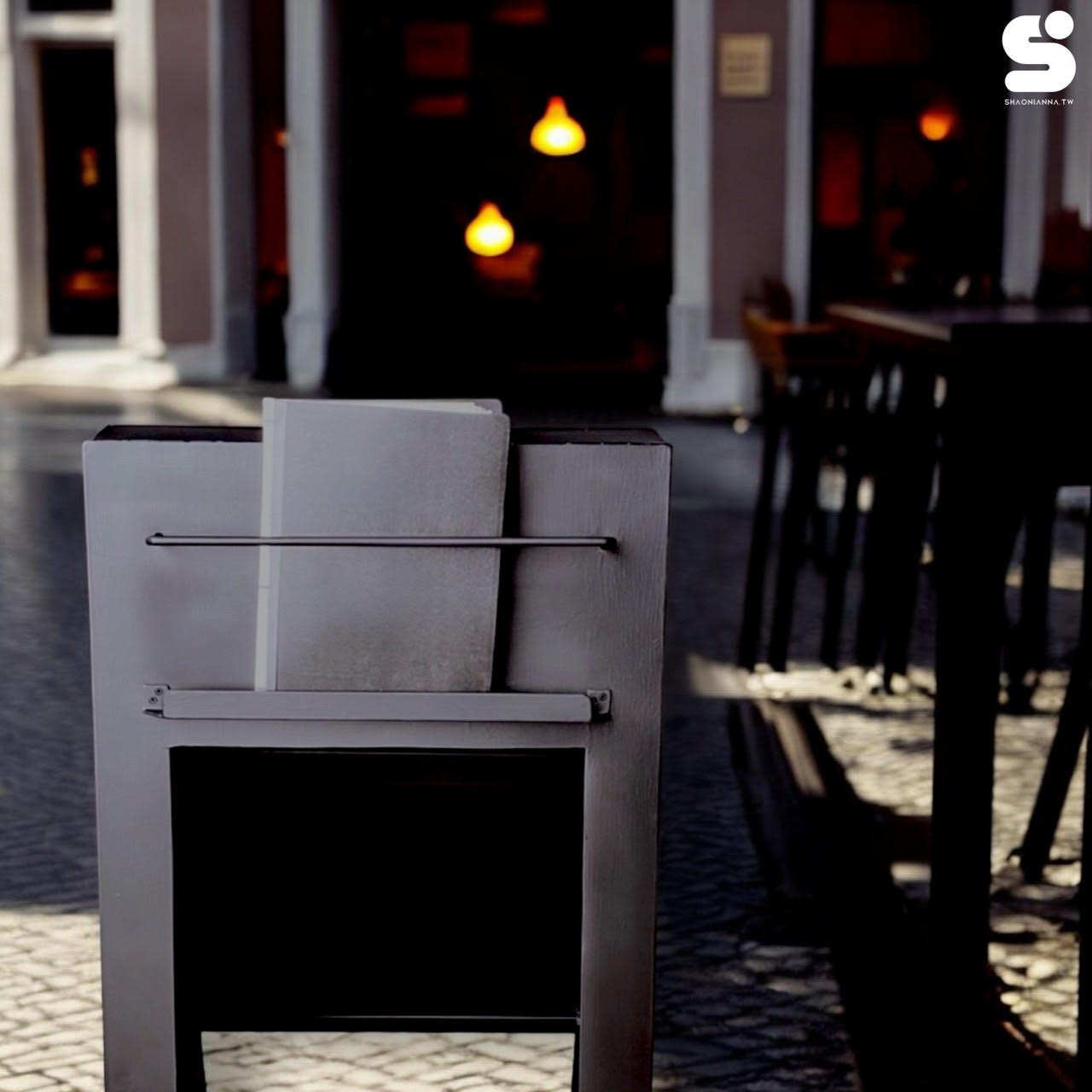 廣告架、鐵架、客製化服務、書架、海報架、商品介紹、小吃店、店面招牌