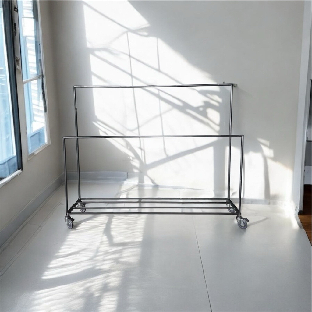 採用高強度金屬焊接工藝打造，結構穩固耐用，。上下雙層晾曬設計，衣物不互相遮擋，通風快速乾燥，最大化利用陽台或室內空間。

整體外尺寸：寬 140 × 深 50 × 高 170 cm（含輪高 10 cm）

上層橫桿高度：160 cm

下層橫桿高度：100 cm