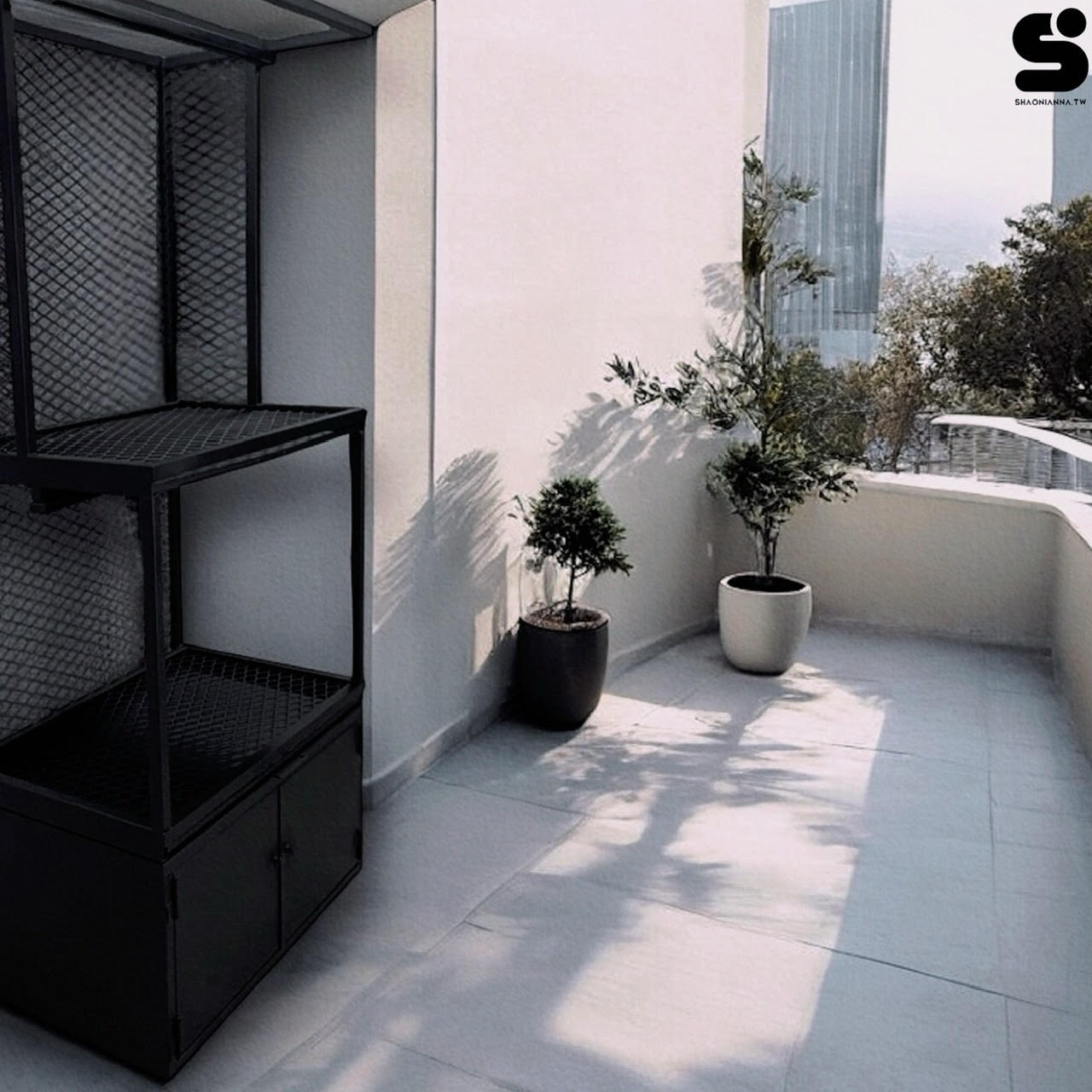 植物架、塊根植物鐵架、居家陽臺日式塊根植物龍舌蘭可掛補光燈軌、外加櫃體、集水盤