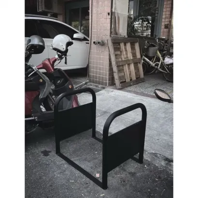 通道拒馬、出入口架、店面口通道架、入口架、佔位架、走道口、店面架、通道、動線架、陸橋、加板人行通道架禁止停車