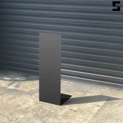 立牌、引導顧客、活動宣傳、吸引顧客目光、傳達資訊、提升品牌形象和增加銷售