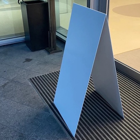 店面門口立牌、營業時間、加大三角立牌、可磁鐵吸附招牌、警示立牌、咖啡廳、餐廳、裝飾配件、金屬立牌、A字立牌